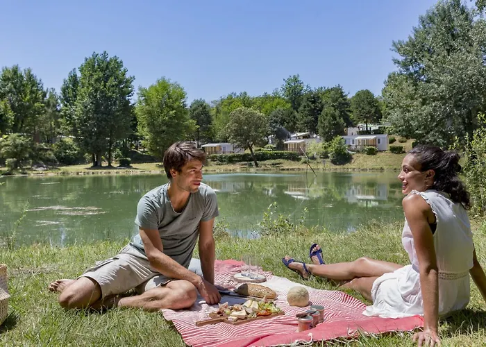 4p 2bdrms Airconpremium