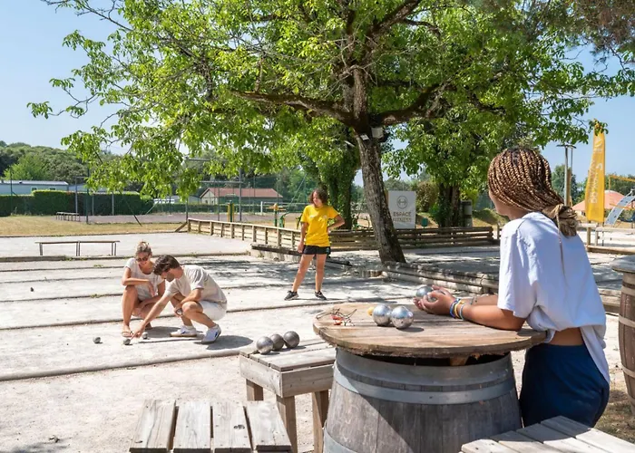 4p 2bdrms Airconpremium Camping